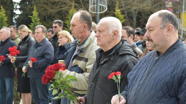 Мемориал в память о погибших в теракте в Крокус Сити Холле в Алуште Мемориал в память о погибших в теракте в Крокус Сити Холле в Алуште