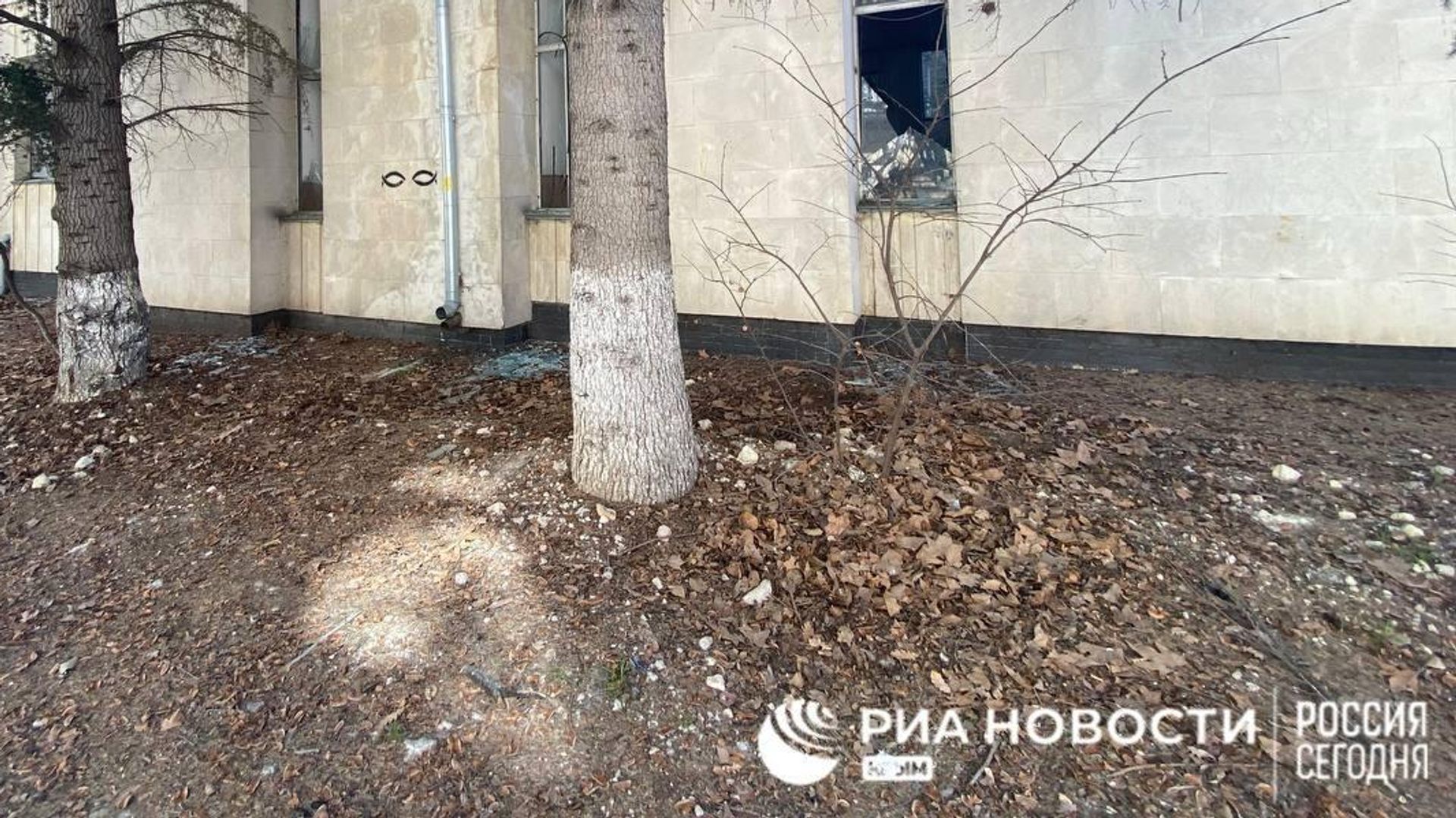 Повреждения зданий после массированной атаки ВСУ на Севастополь Повреждения зданий после массированной атаки ВСУ на Севастополь - РИА Новости, 1920, 24.03.2024