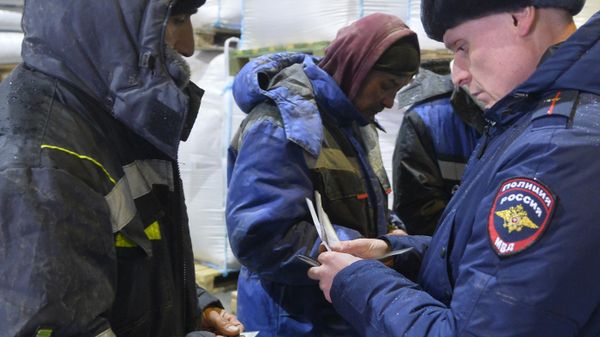 Рейд по выявлению незаконных трудовых мигрантов в Челябинске