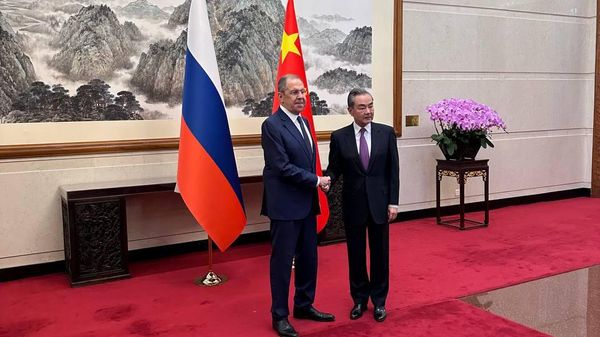 Главы МИД России и Китая Сергей Лавров и Ван И