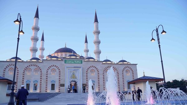 Праздничный намаз в Соборной мечети Крыма