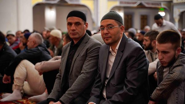 Праздничный намаз в Соборной мечети Крыма
