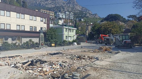 В Алупке на месте двух домов построят амфитеатр В Алупке на месте двух домов построят амфитеатр
