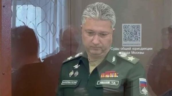 Замминистра обороны Тимур Иванов арестован по делу о взяточничестве Замминистра обороны Тимур Иванов арестован по делу о взяточничестве
