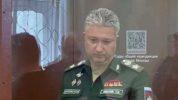 Замминистра обороны Тимур Иванов арестован по делу о взяточничестве Замминистра обороны Тимур Иванов арестован по делу о взяточничестве