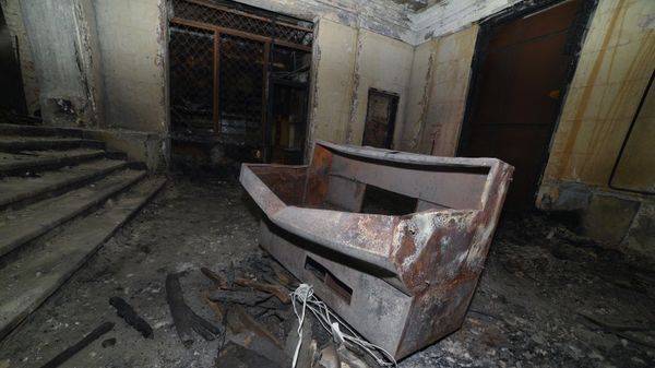 Выгоревшее в результате пожара одно из внутренних помещений здания Дома профсоюзов на площади Куликова поля в Одессе 2 мая 2014 года