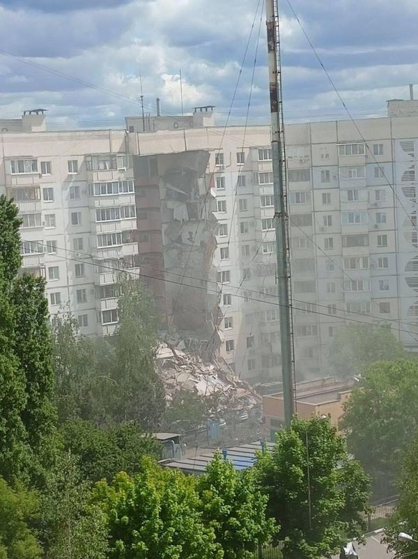 В Белгороде обрушился подъезд многоэтажного дома