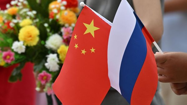 Флаги Китая и России