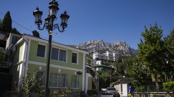 Центр Алупки после реставрации