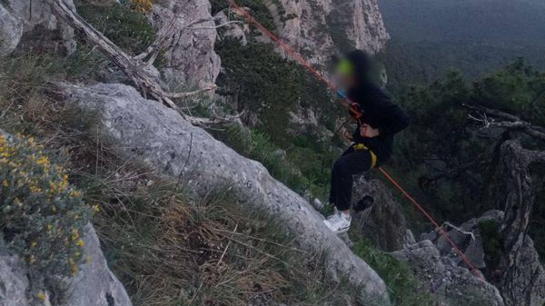 Заблудившегося на Ай-Петри туриста эвакуировали спасатели со сложного скального склона