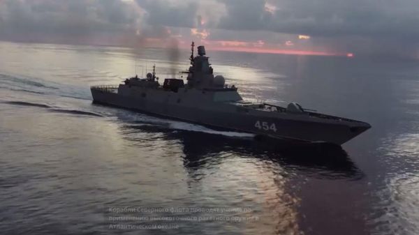 Северный флот в Атлантическом океане проводит учения по применению оружия дальностью свыше 600 км