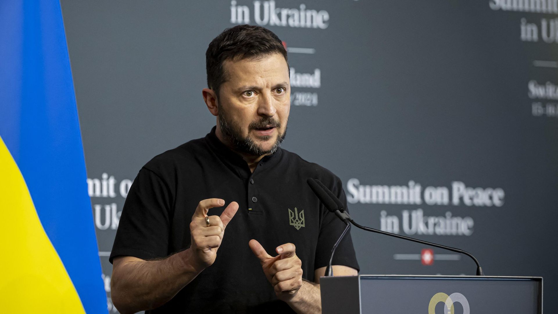 Владимир Зеленский выступает на заключительной пресс-конференции саммита по миру на Украине в Швейцарии - РИА Новости, 1920, 30.06.2024