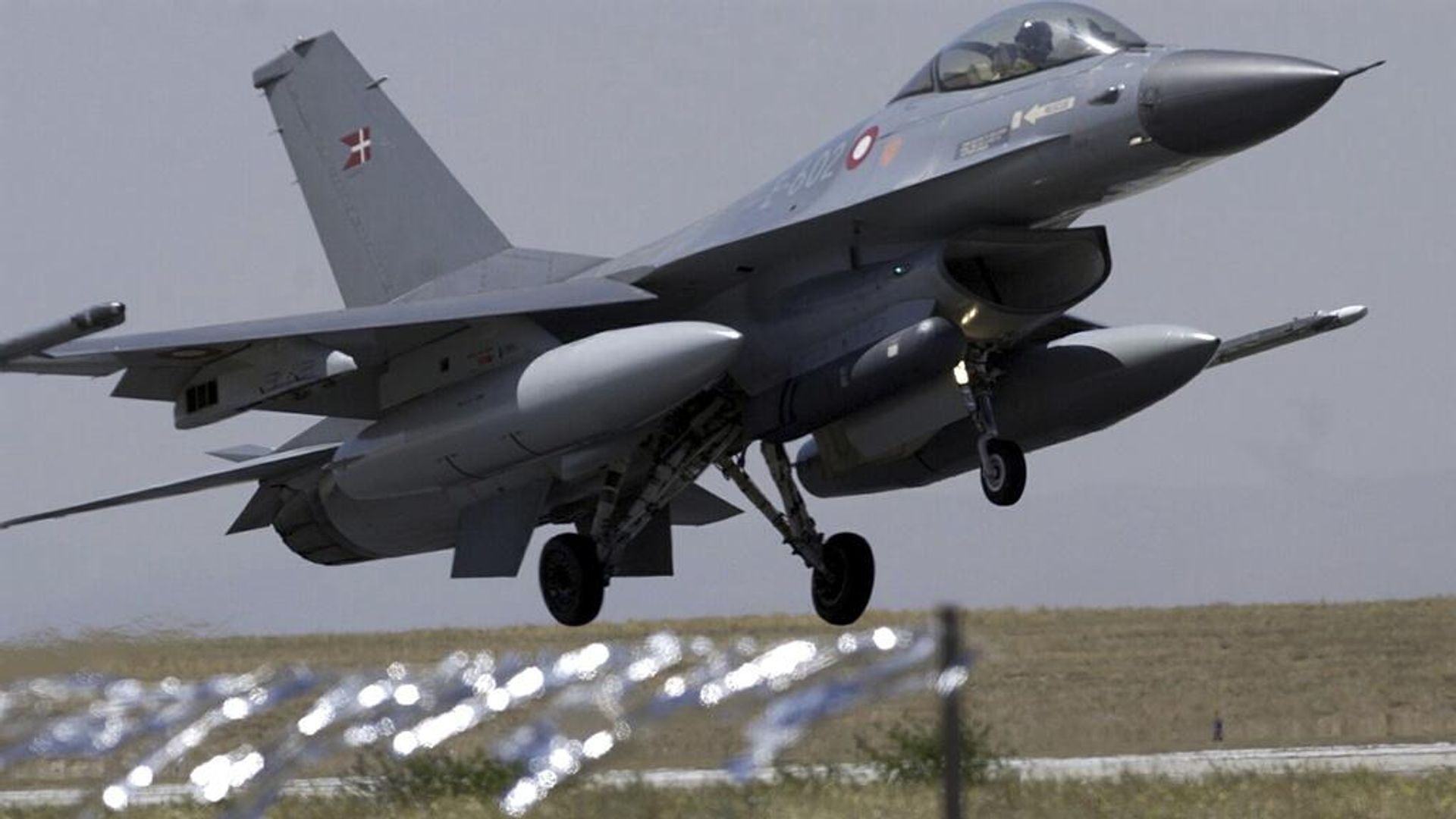 Истребитель F-16 - РИА Новости, 1920, 20.12.2025