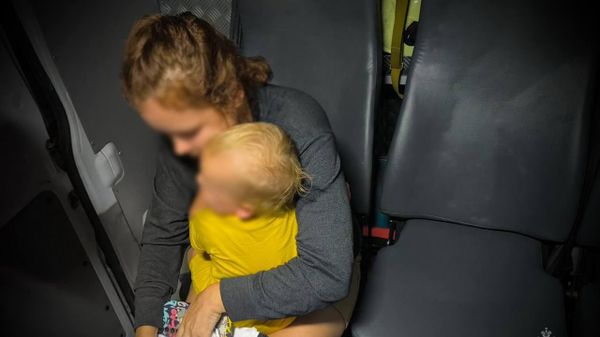 В Сочи спасли маму с годовалым малышом из водной ловушки