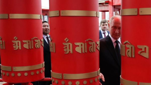 Рабочая поездка президента Владимира Путина в Тыву Рабочая поездка президента Владимира Путина в Тыву