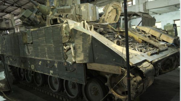 ВС РФ эвакуировали из ДНР БМП Bradley и отремонтировали ее ВС РФ эвакуировали из ДНР БМП Bradley и отремонтировали ее