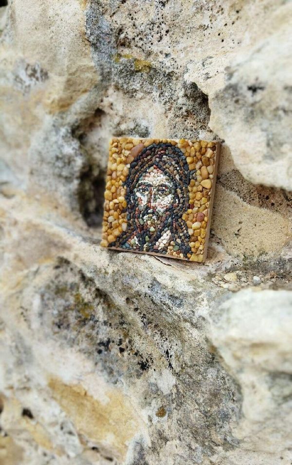 Иконы из крымской гальки