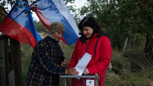 Референдумы о присоединении к России в ЛНР и ДНР
