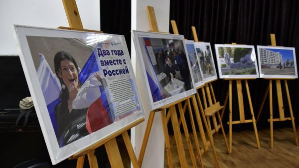 В Судаке открылась фотовыставка военкоров РИА Новости Крым Два года вместе с Россией