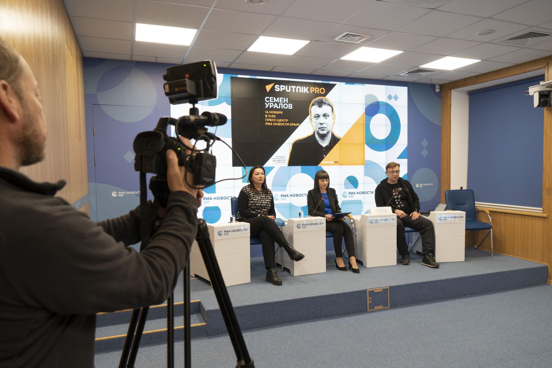 Просветительский проект SputnikPro: Особенности когнитивных войн, чем они отличаются от информационных. Есть ли инструменты им противостоять, и в чем задача медиа в этой борьбе. Просветительский проект SputnikPro: Особенности когнитивных войн, чем они отличаются от информационных. Есть ли инструменты им противостоять, и в чем задача медиа в этой борьбе. - РИА Новости, 1920, 14.11.2024