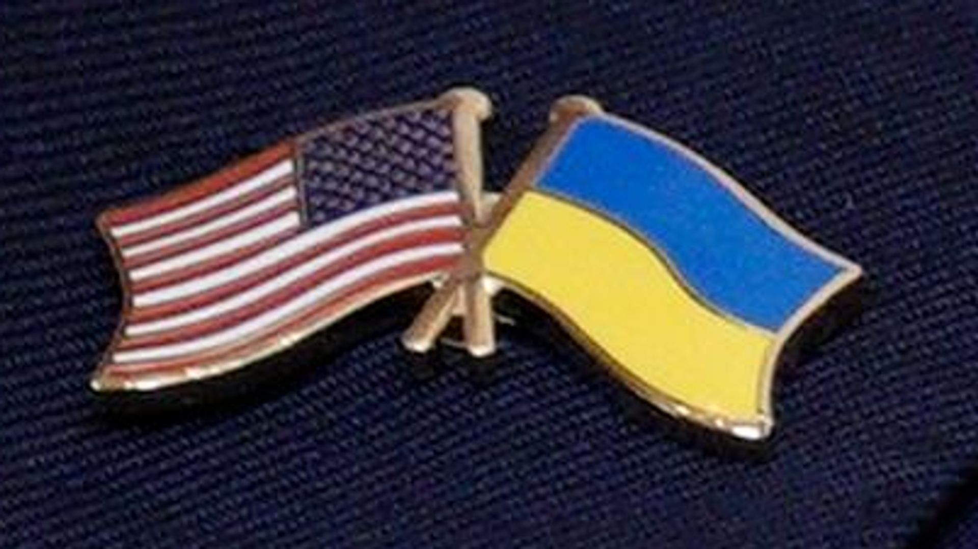 Значки с флагами США и Украины - РИА Новости, 1920, 15.12.2025