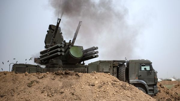 Зенитный ракетно-пушечный комплекс (ЗРПК) Панцирь-С1 Зенитный ракетно-пушечный комплекс (ЗРПК) Панцирь-С1