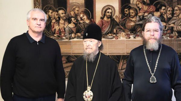 Глава Крыма Сергей Аксенов, бывший митрополит Симферопольский и Крымский Лазарь и митрополит Тихон