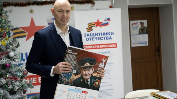 В Крыму презентовали календарь Время героев с портретами ветеранов боевых действий