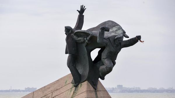 Памятник Евпаторийскому десанту в Евпатории