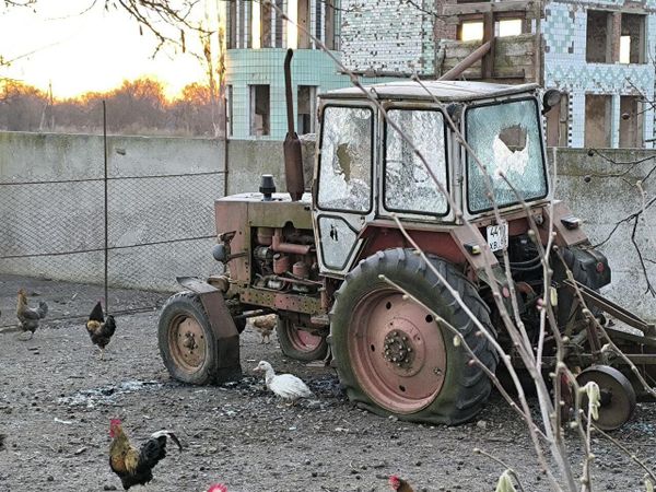 Село в Херсонской области усеяно неразорвавшимися минами после обстрела ВСУ