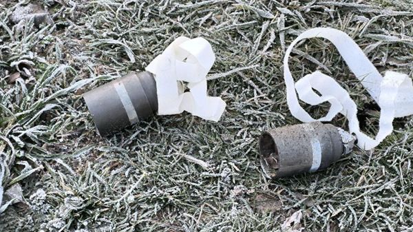 Село в Херсонской области усеяно неразорвавшимися минами после обстрела ВСУ