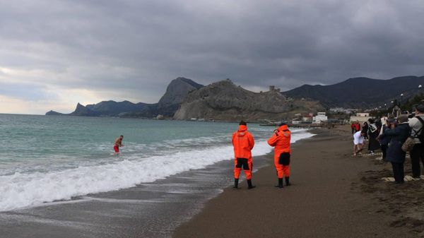 Крещенские купания в Судаке Крещенские купания в Судаке
