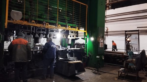 Цех эмалированной посуды Керченского металлургического завода