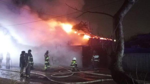 В Ростове-на-Дону на пожаре в частном доме погибли мама с четырехлетним сыном 