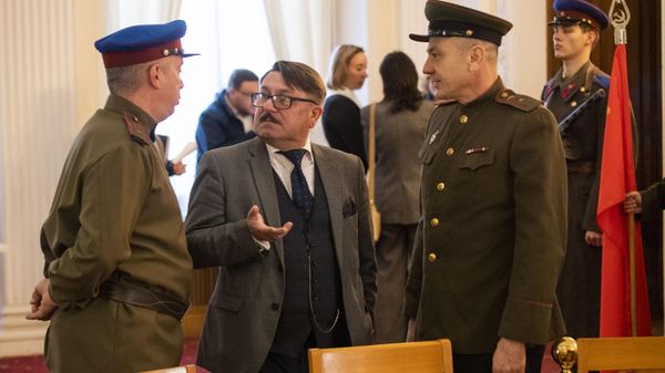 Реконструкторы перед началом заседания круглого стола в Ливадийском дворце, посвященном 80-летию Ялтинской конференции 1945 года
