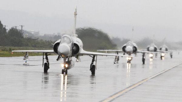 Группа истребителей Mirage 2000