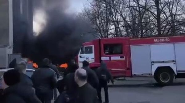 ВСУ обстреляли Макеевку в ДНР, снаряд попал в девятиэтажку в центре города