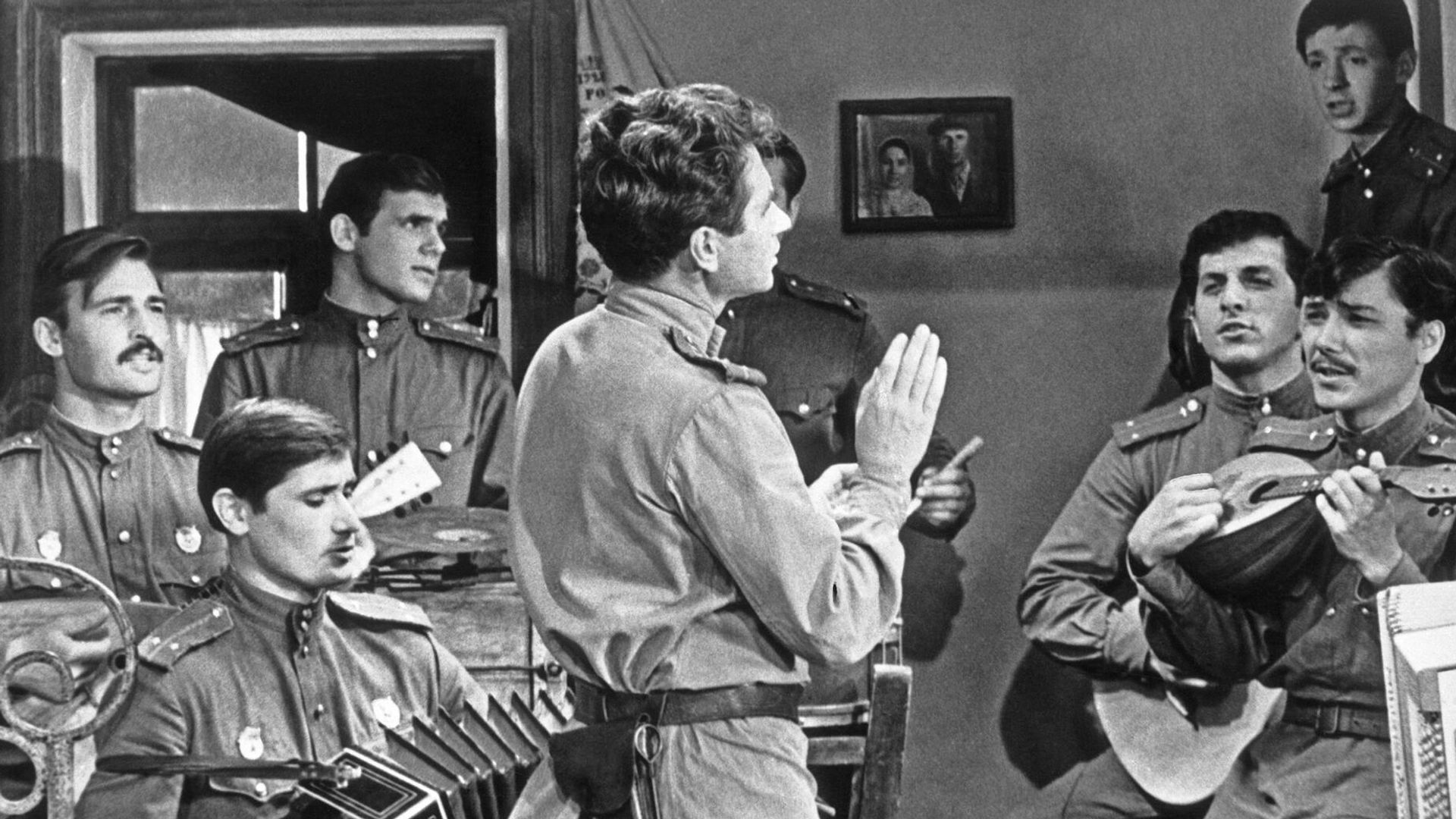 Кадр из кинофильма В бой идут одни старики - РИА Новости, 1920, 16.02.2025