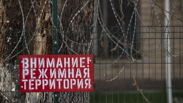 Колючая проволока в исправительном учреждении