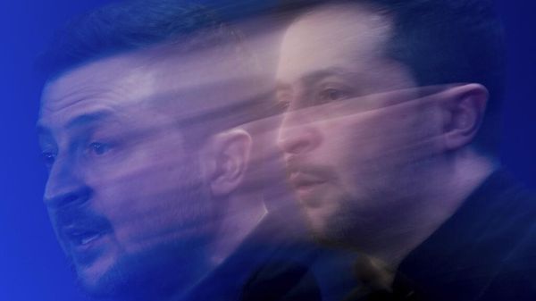 Владимир Зеленский выступает на пресс-конференции в Киеве