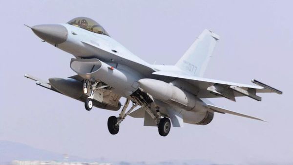Истребитель F-16 вооруженных сил Республики Корея. Архивное фото