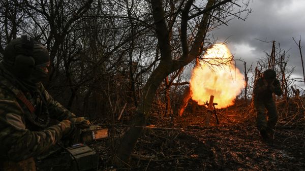 Боевая работа расчета 120мм миномета