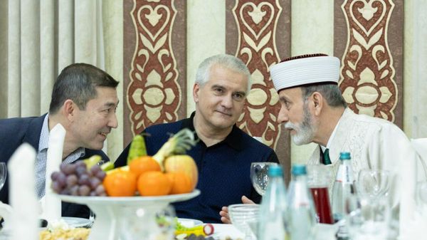 Вечерняя трапеза разговения в Рамадан