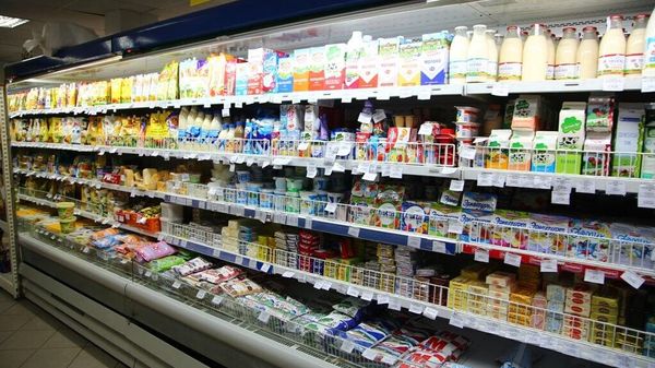 В супермаркетах Керчи выявили больше 30 килограммов просроченного мяса и молочной продукции