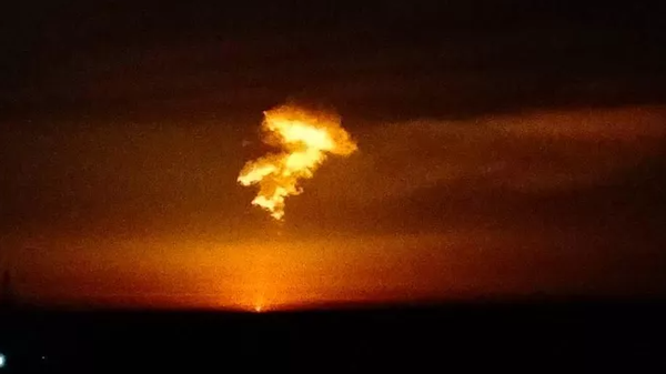 Дым на месте пожара на газоизмерительной станции Суджа