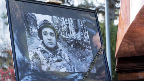 В Симферополе простились с погибшим на СВО военным корреспондентом Александром Федорчаком
