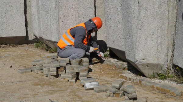 В Керчи благоустраивают мемориальный комплекс героям Эльтигенского десанта