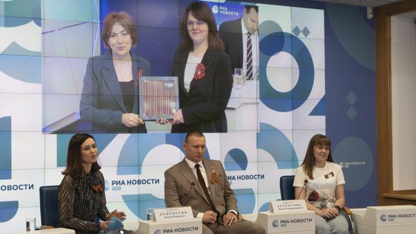 Видеомост Москва — Симферополь, посвященный старту акции Георгиевская ленточка.