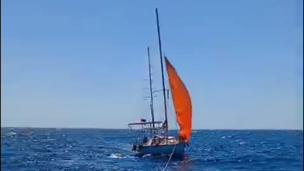 В Черном море яхта потерпела бедствие в восьми милях от мыса Форос