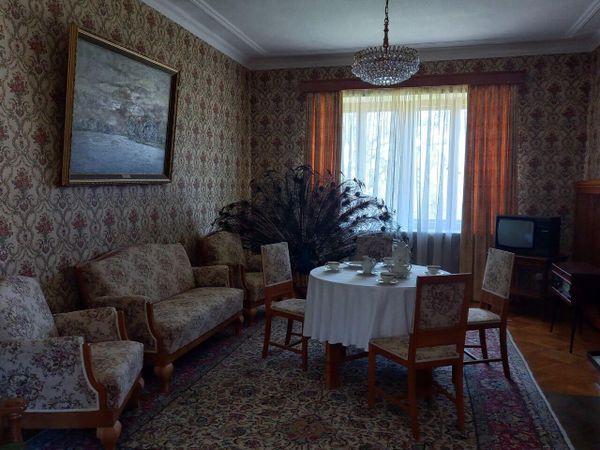 Чайная комната в охотничьем домике Дубрава в нацпарке Крымский Чайная комната в охотничьем домике Дубрава в нацпарке Крымский
